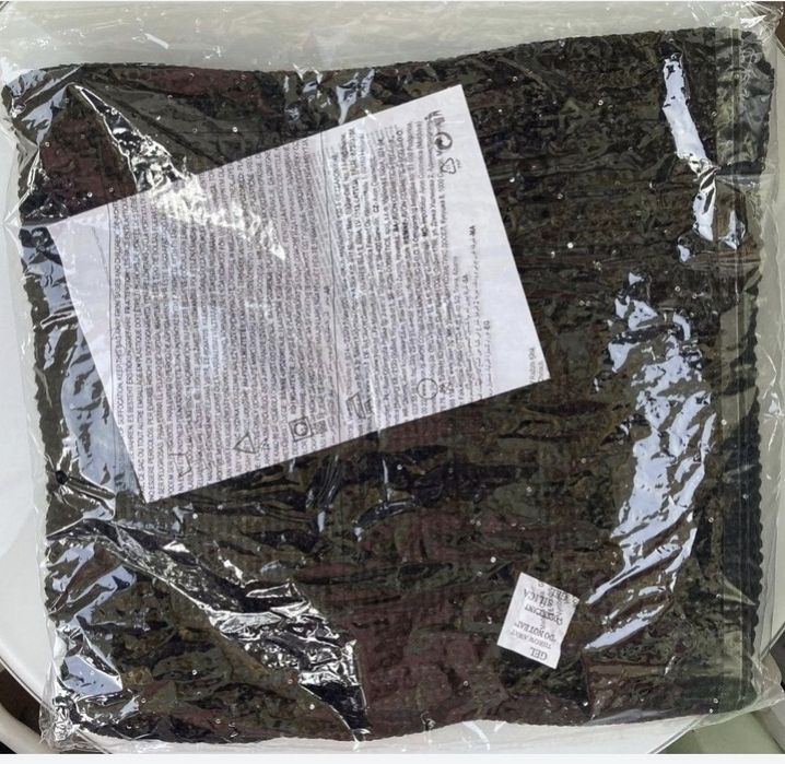 Fular cu fir metalic Reindeer Snood Avon