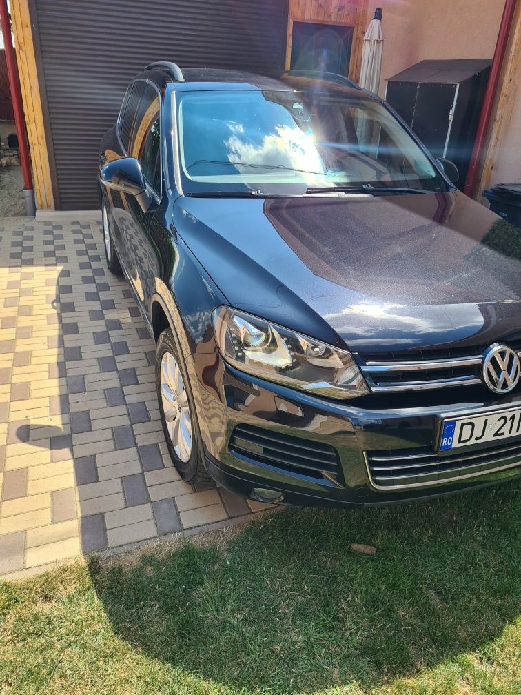 Vând Volkswagen Touareg