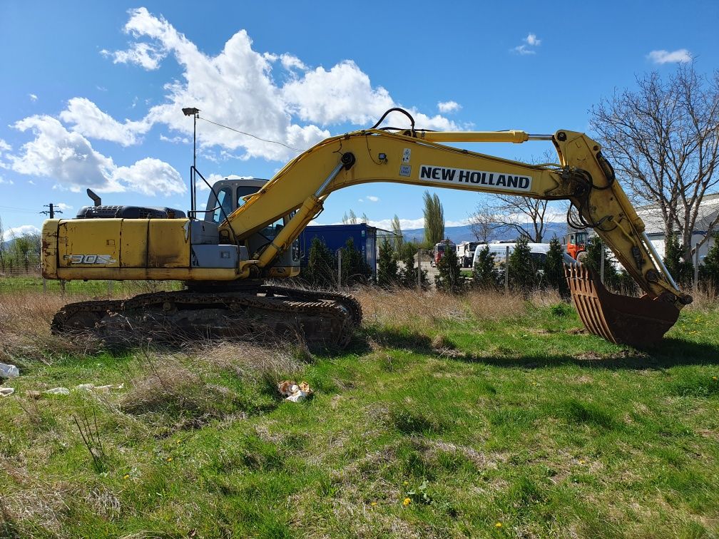 Excavator New holand E 305