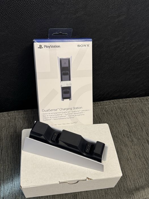 КАТО НОВА Зарядна Станция DualSense Charging Station