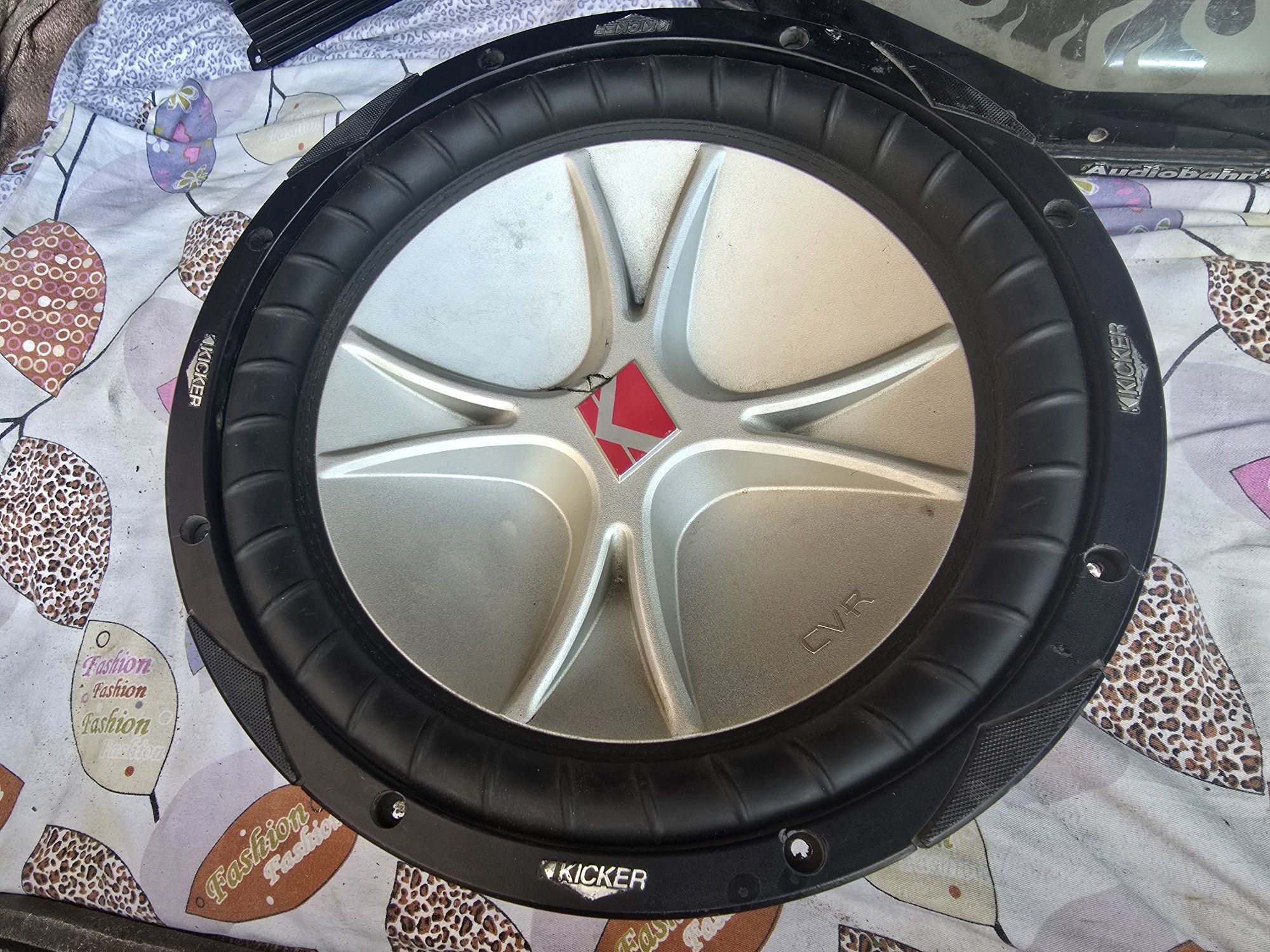 Продам динамик Kicker