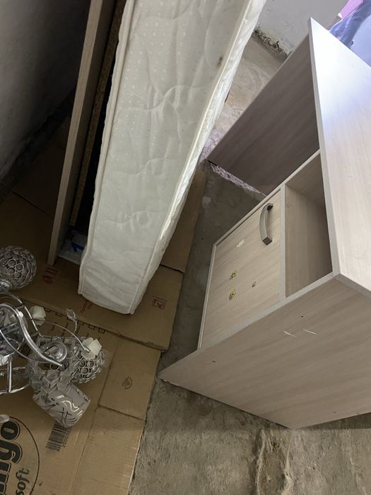 Продам кровать и стол