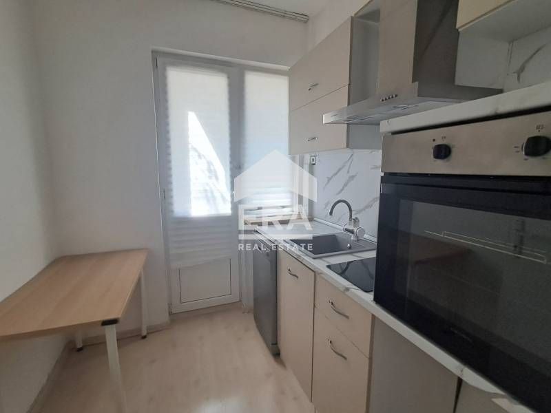 Дава се под наем Четиристаен апартамент в Варна, Окръжна болница - 98 кв.м за 614 € - Снимка #3