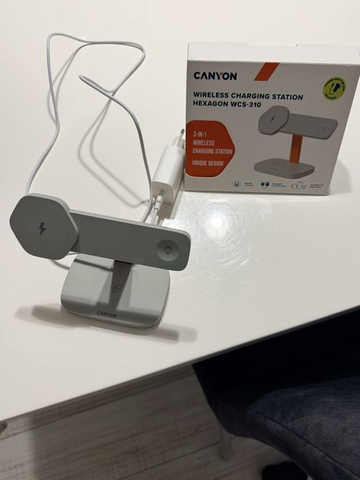 Безжично зарядно Canyon - Hexagon WCS-310 3-в-1, LightGrey/Orange