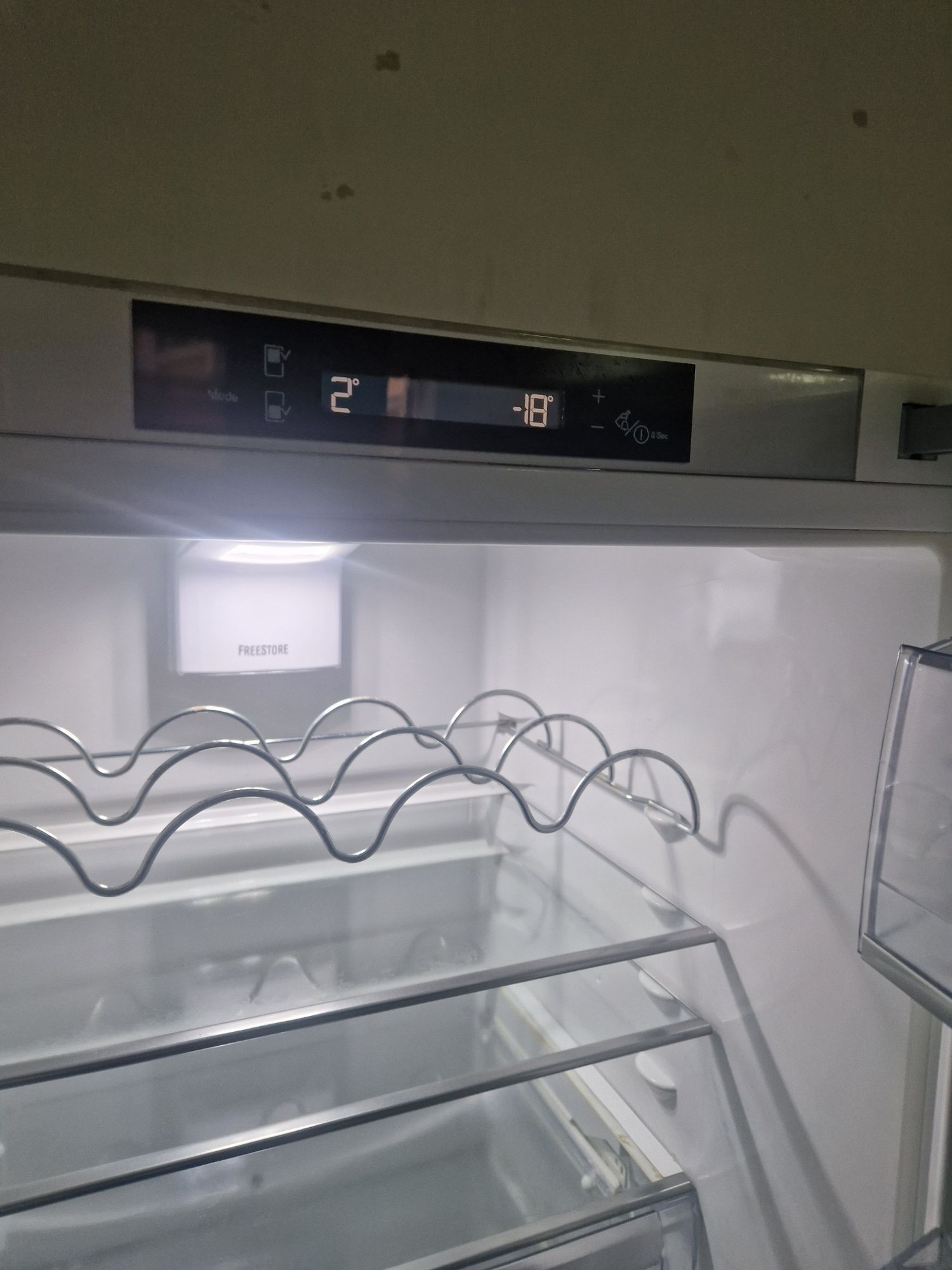 Хладилник с фризер Electrolux A++ No frost