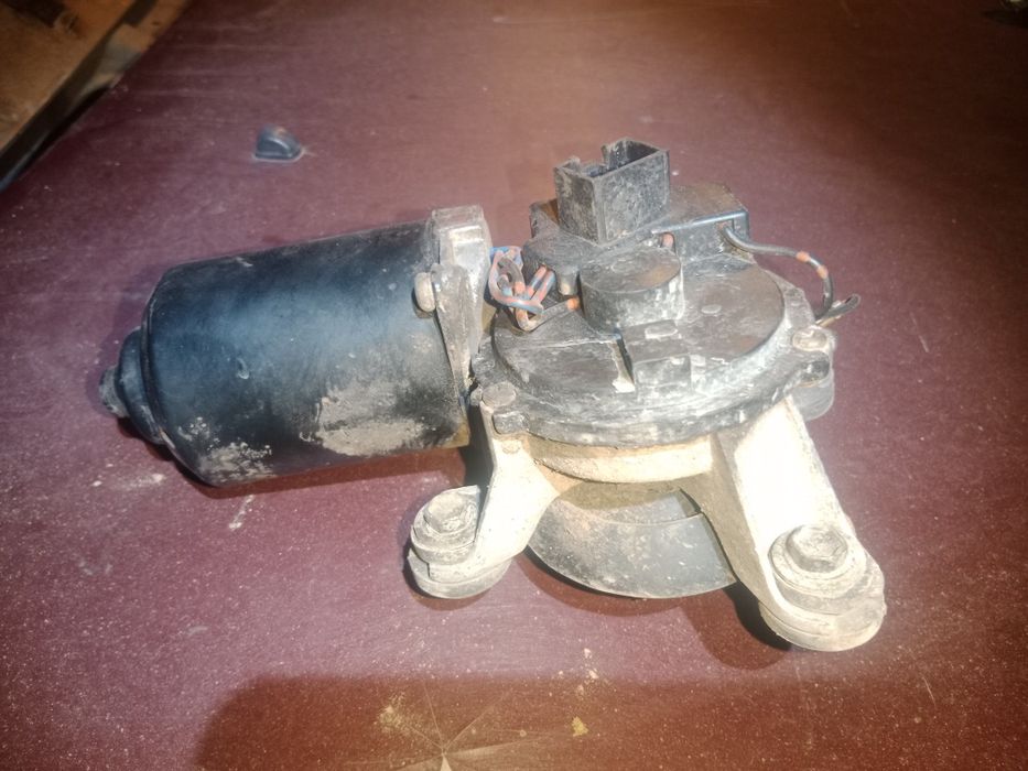 Моторчик стеклоочистителя в сборе Митсубиси Галант