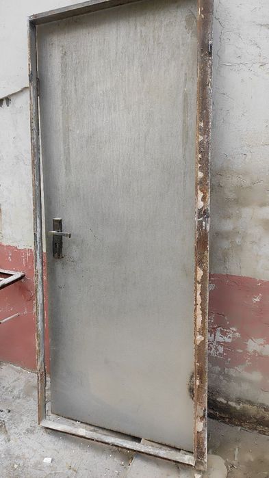 Дверь железная входная 2 комплекта