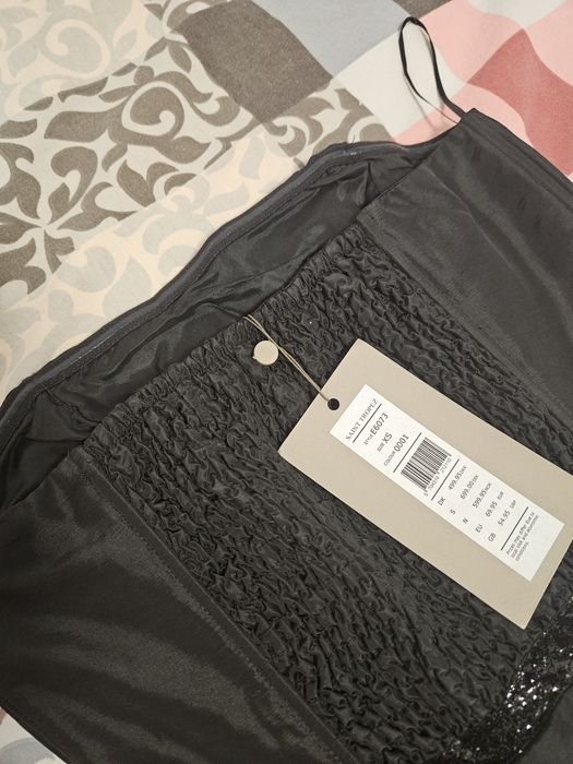 Къса черна рокля