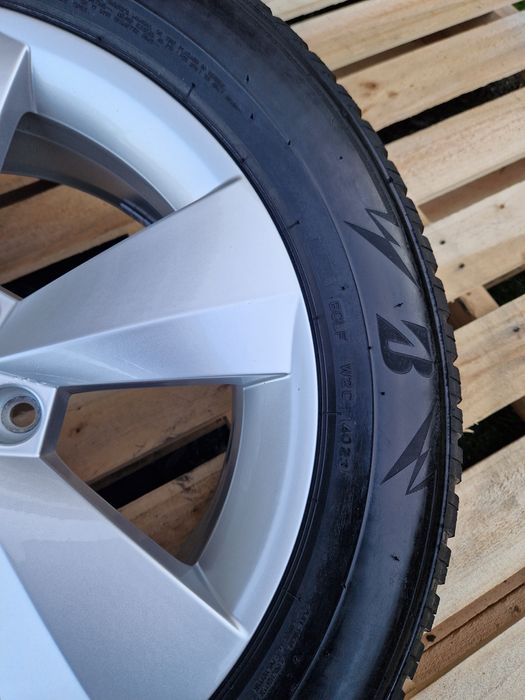 Jante Skoda Kodiaq anvelope iarna 215 65 17 Bridgestone 2023