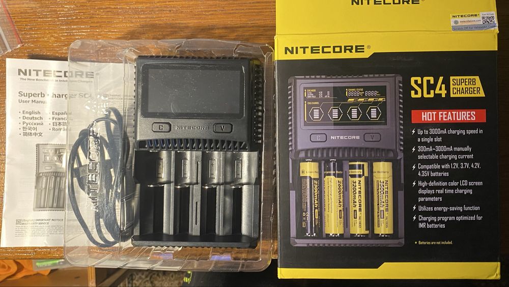 Incarcator universal NITECORE SC4