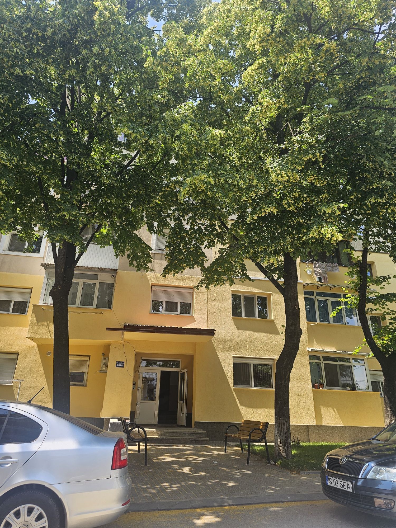 Vând apartament Targu Frumos