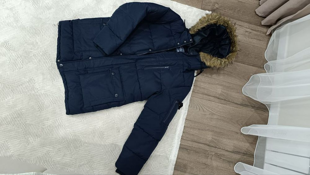 Продам куртку в отличном состоянии за 5000тг.