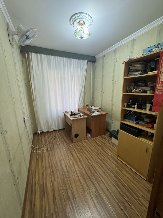 Сдаётся квартира каракамыш 1/4 трехкомнатная на первом этаже