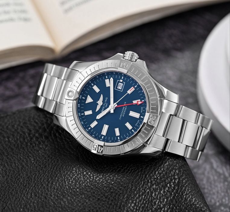Breitling Avenger GMT 45mm