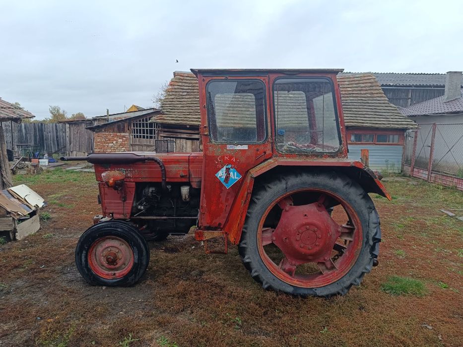 Vând tractor U 445