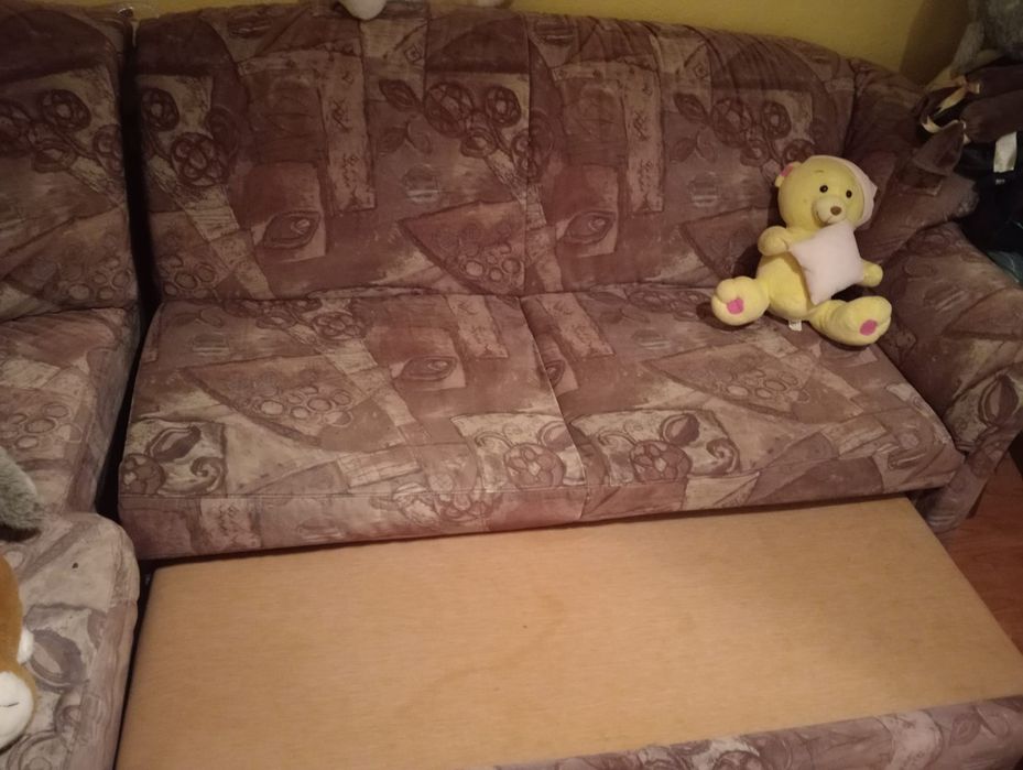 Vind urgent colțar.