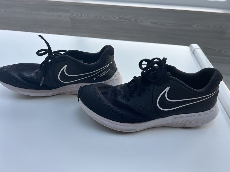 Продавам дамски маратонки Nike 39 номера