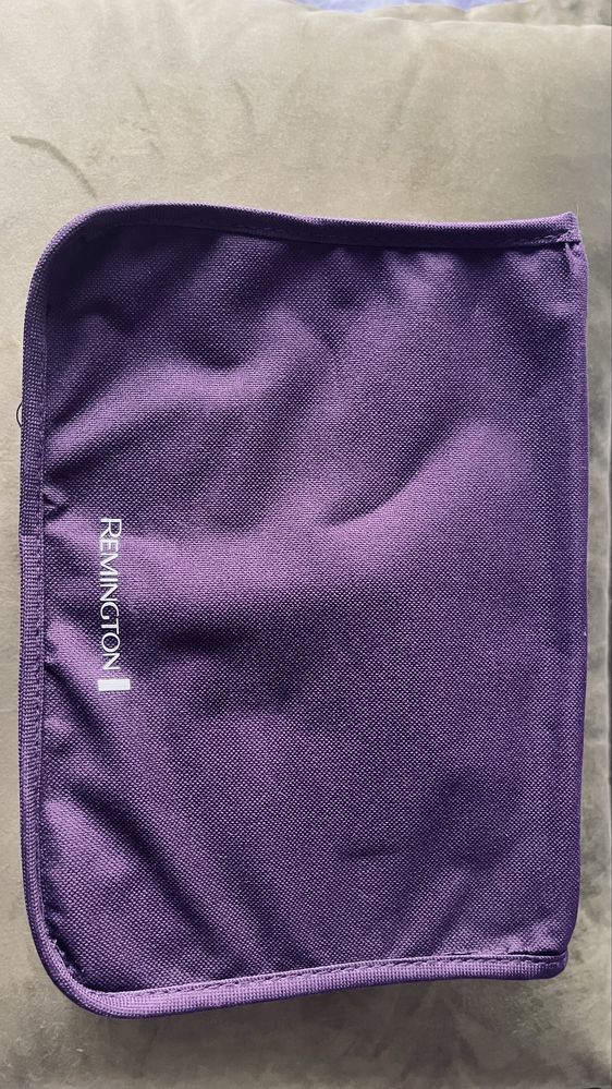 Set de coafat remington cu perie si bigudiuri