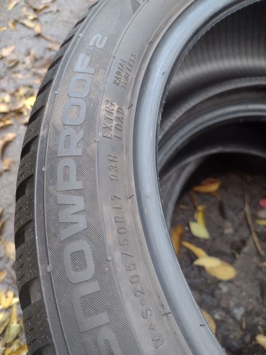 Почти нови 4бр.205/50/17 Nokian Snowproof 2 dot2523
