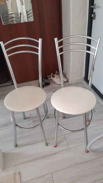 Продам стулья  7000 т б/у