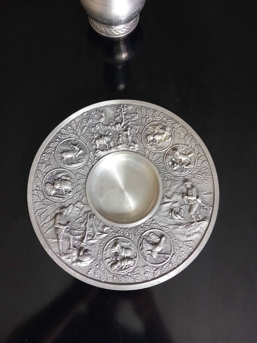 Vand Cana si  Farfurie decorativa din ZINN