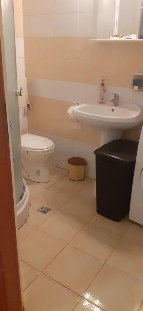 Închiriez garsonieră