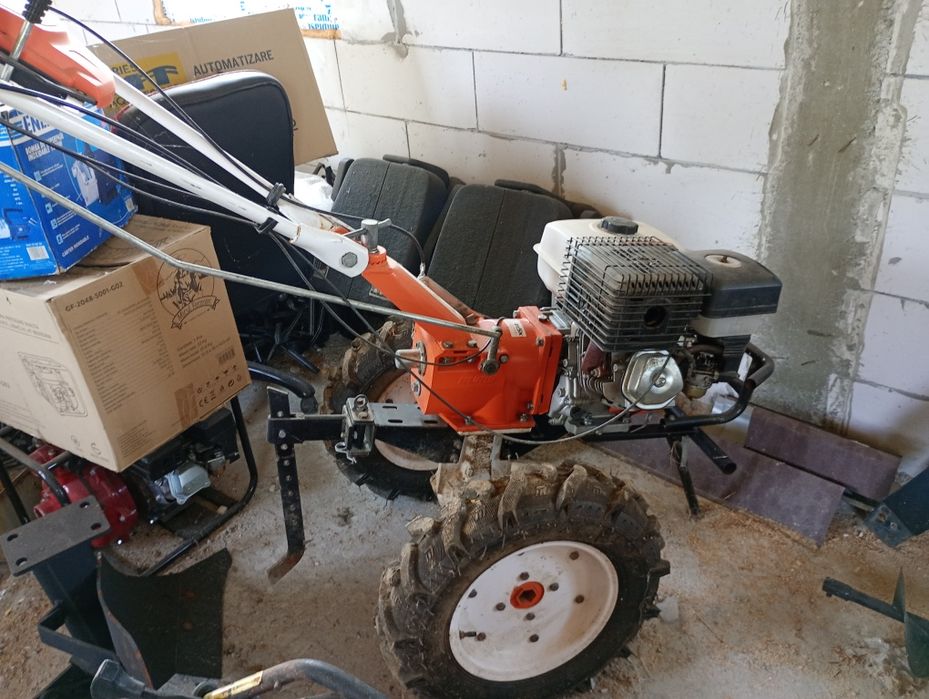 Vând motocultor 15 CP