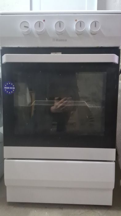 Продам электроплиту Hansa