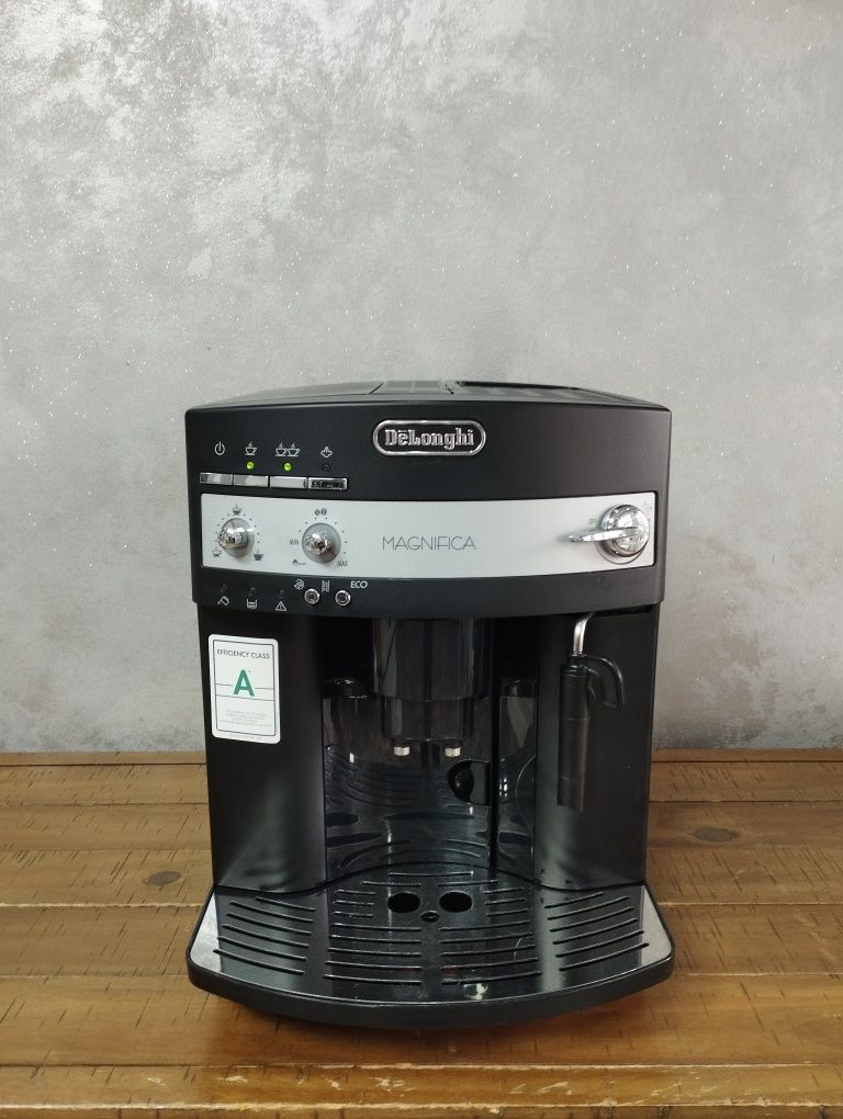 Expresor espressor aparat de cafea DeLonghi Magnifica