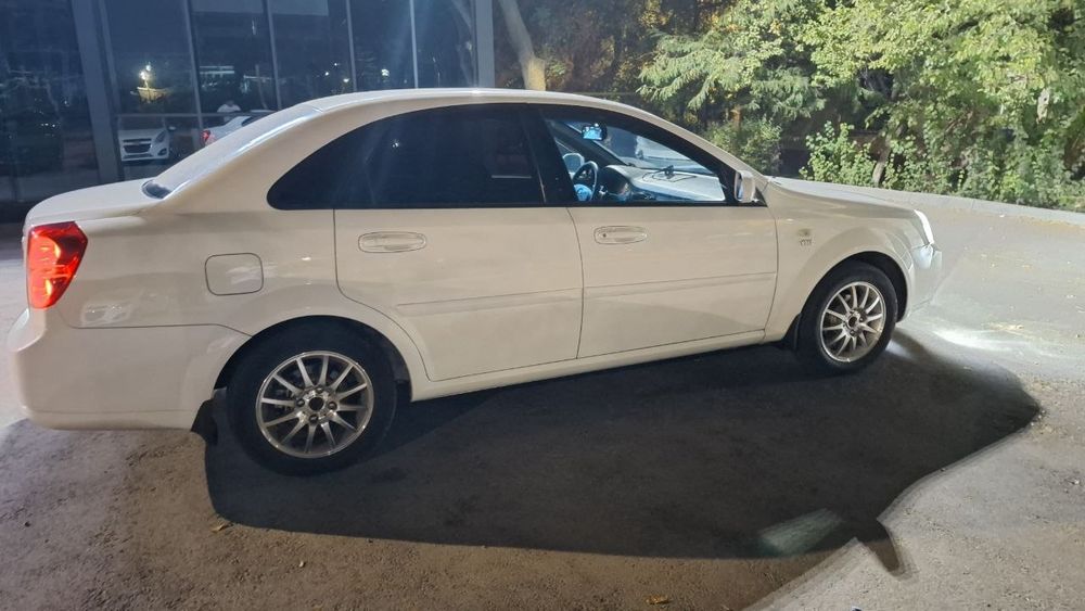 Продам свой автомобиль Lacetti ОПТРА 2008 года выпуска