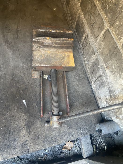 Тиски станочные продам