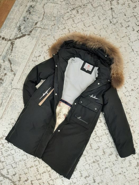Продам зимнюю куртку новая