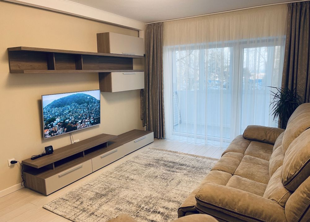 Inchiriez apartament in regim hotelier