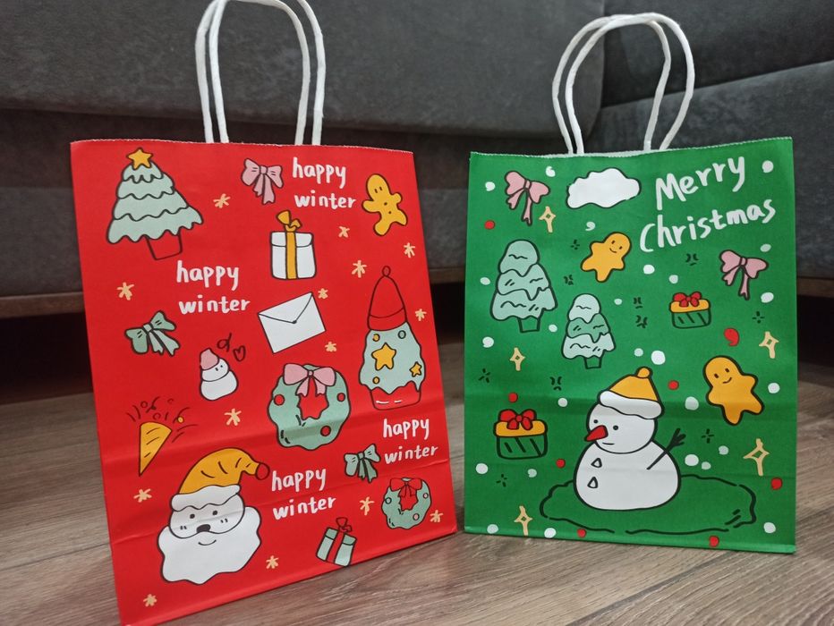 Бумажные пакеты новогодние