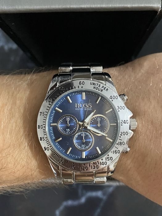 Часовник Hugo Boss - чисто нов