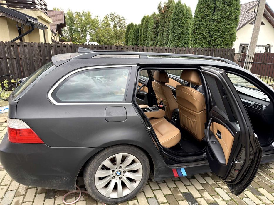 BMW Seria 5 523i Touring Aut. Edition Exclusive