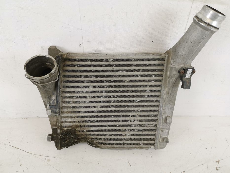 Интеркулер Радиатор Порше Кайен / Porsche Cayenne Оригинален