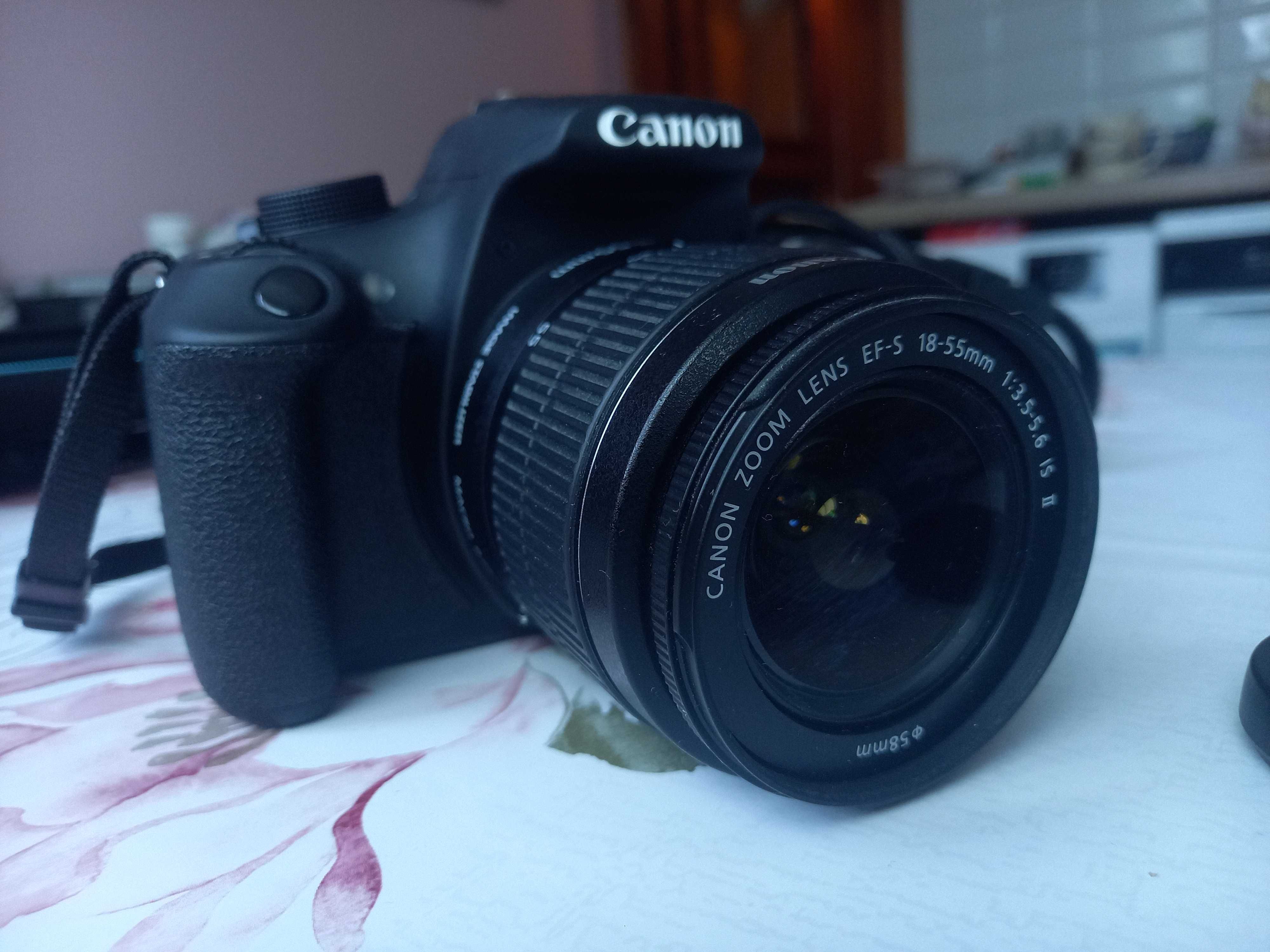 Фотоапарат Canon EOS 1200 D