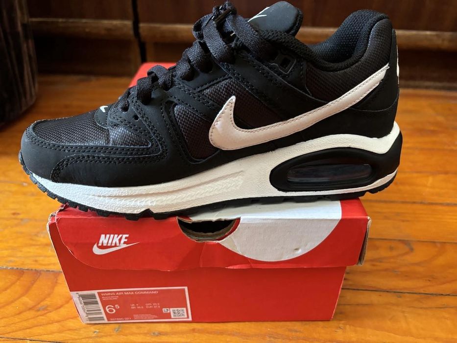 Маратонки Nike Air MAX Command