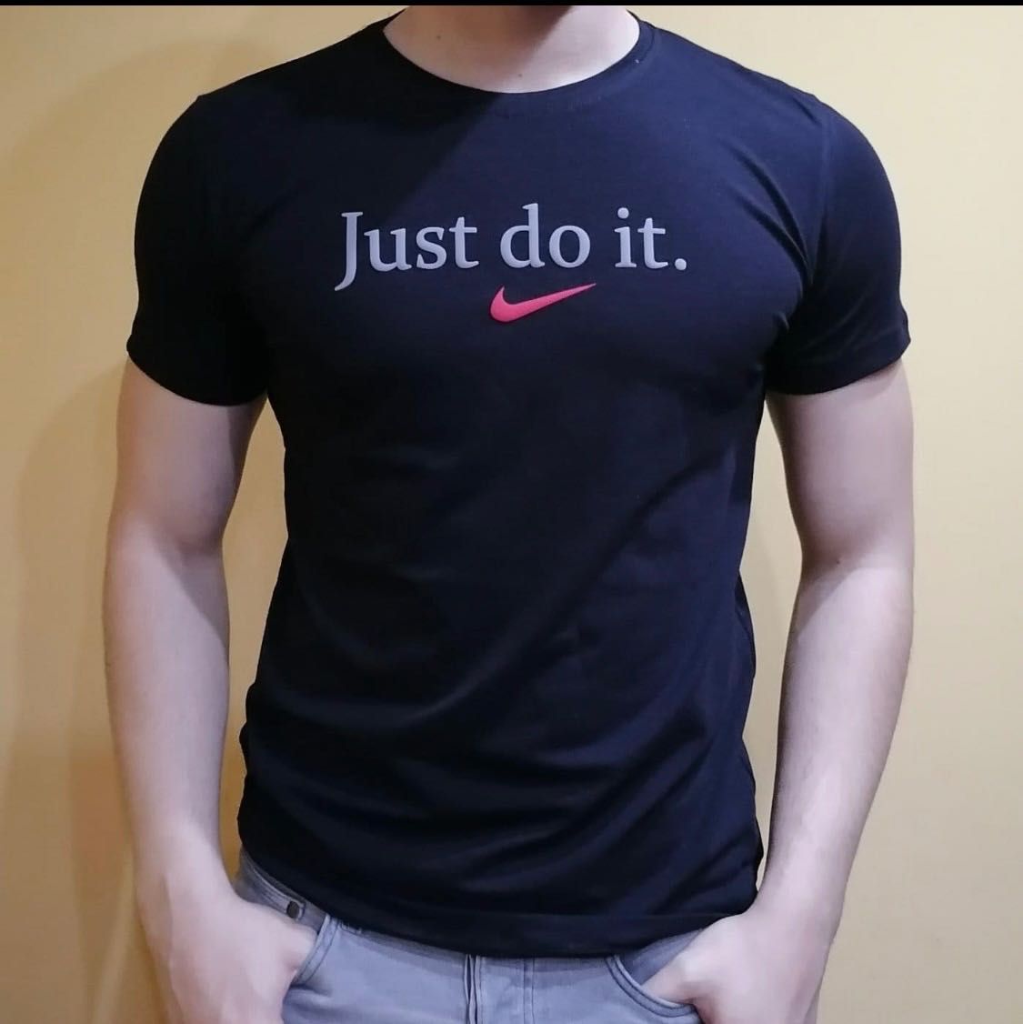 Мъжки тениски Nike, Armani