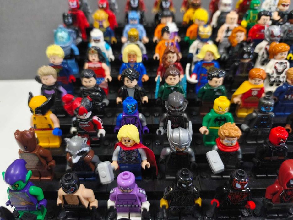 LEGO мини фигурки