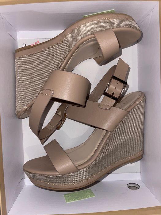 Дамски сандали с платформа