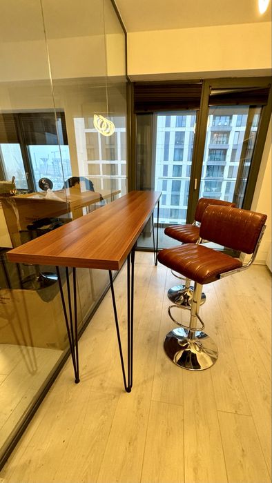 Set mobilier birou + biblioteca +set bar+masute+2 covoare+2 tablouri