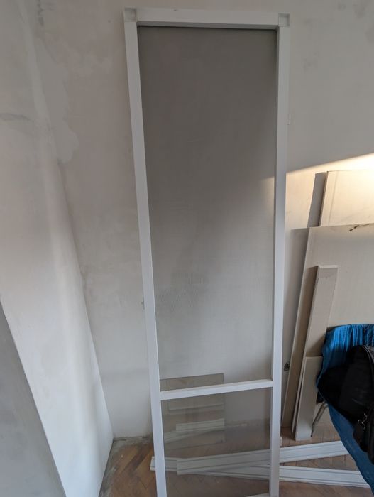 Продавам комарник за балконска врата