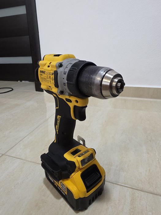 Autofiletanta masina de insurubat Dewalt DCD 800