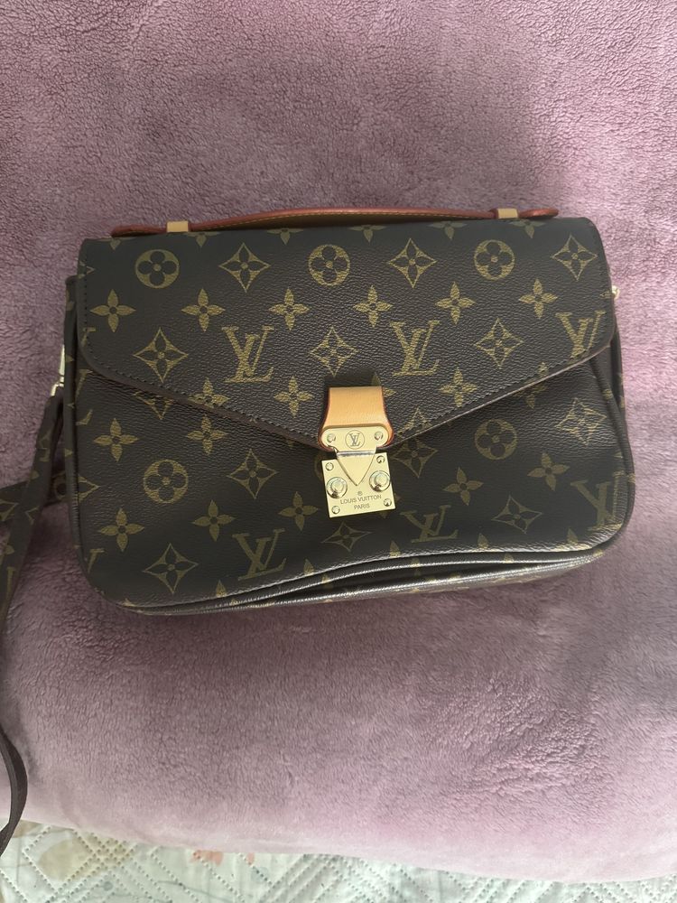 Чанта Louis Vuitton с дълга дръжка