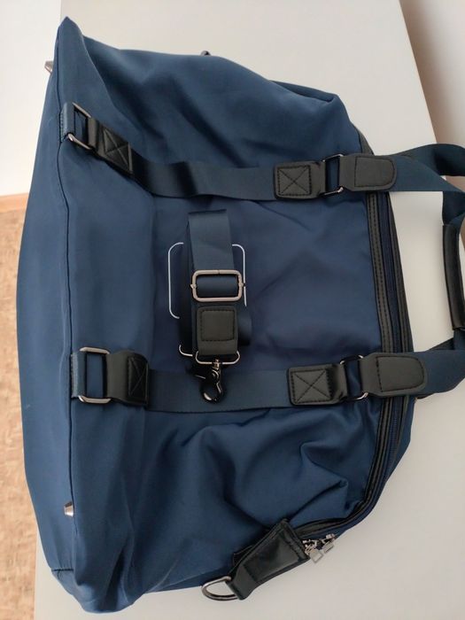 Продам сумку непромокаемая, новый