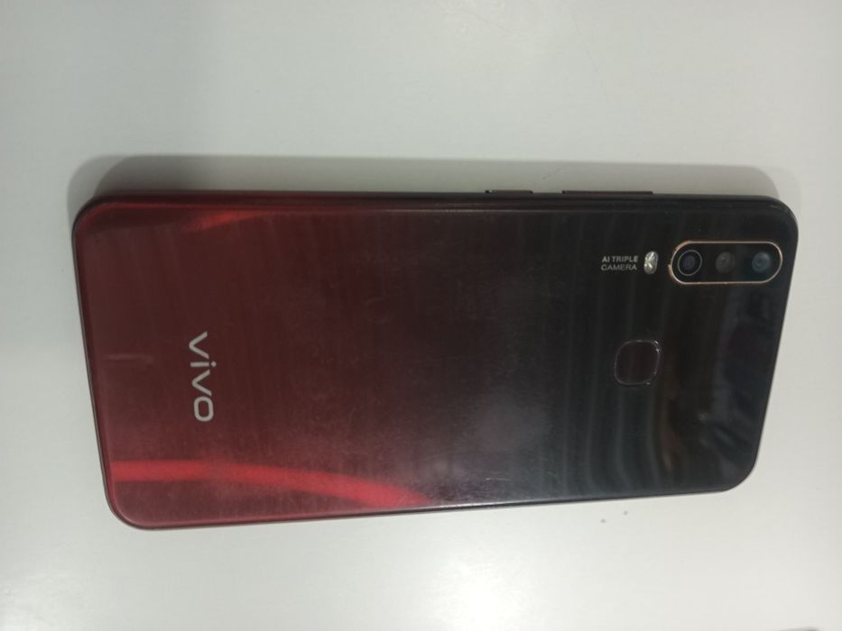 Продам VIVO 1904. 64гб в хорошем состоянии