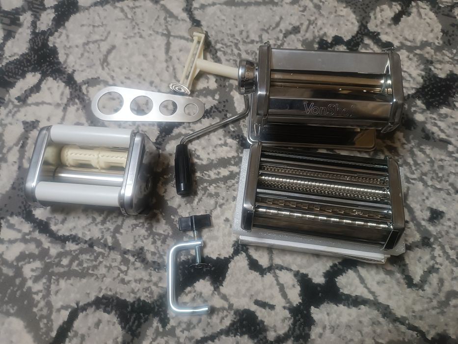 Машинка .для .пасты.продам