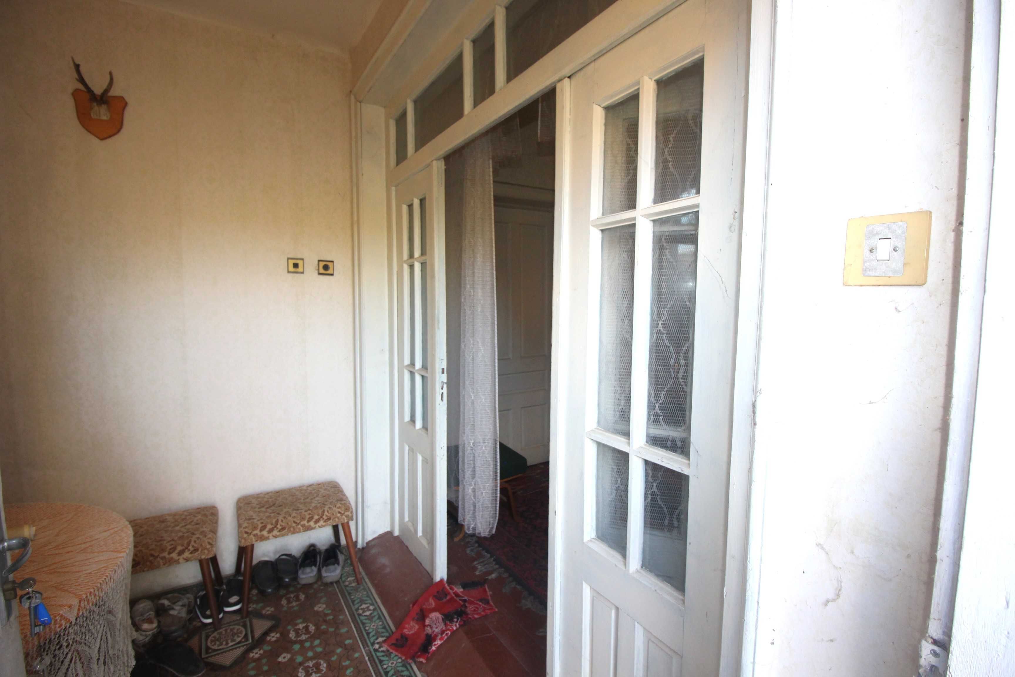Къща с парцел в с. Крушуна